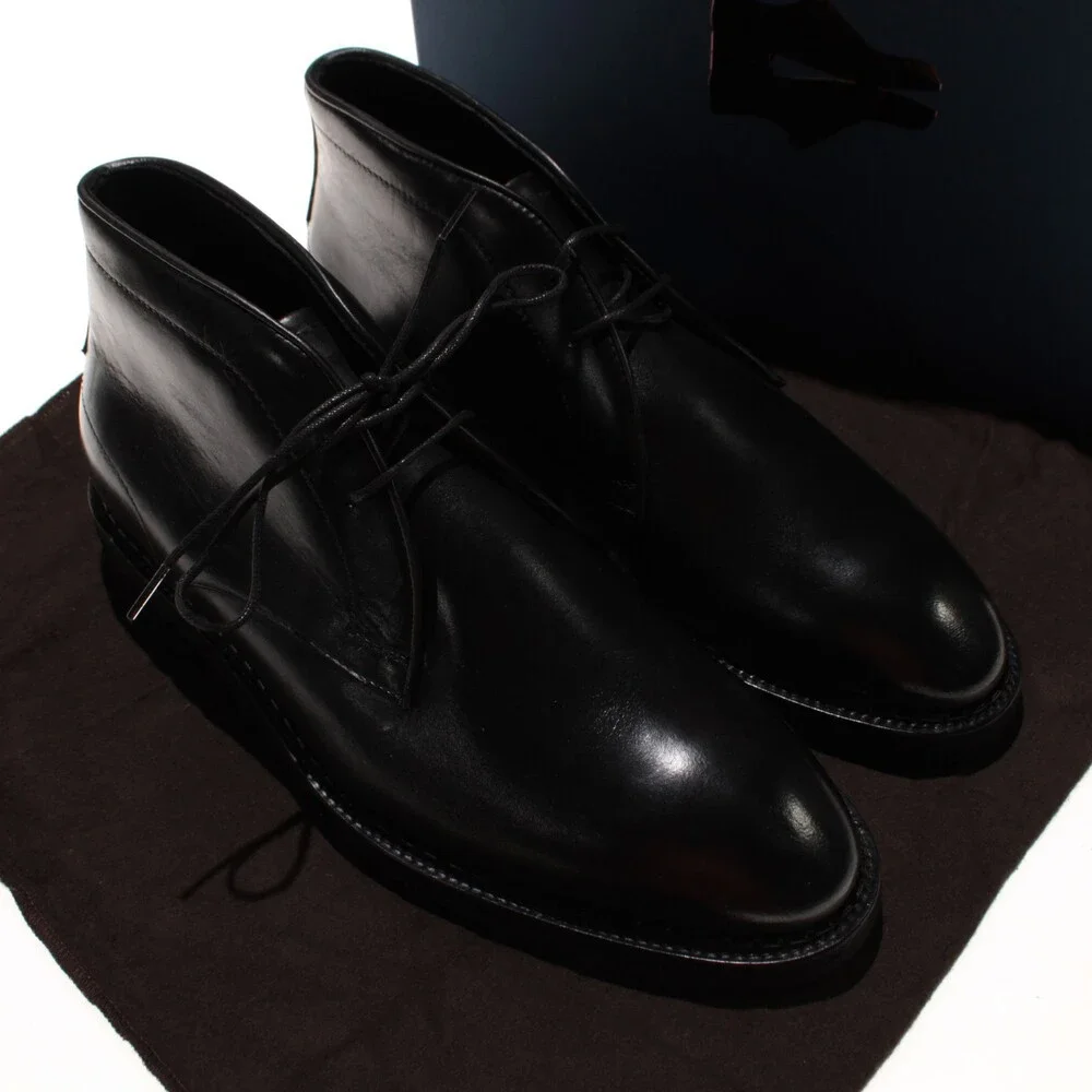 Di Bianco NWB Calgara Lace Up Chukka Boots Size 9 US in Black Leather